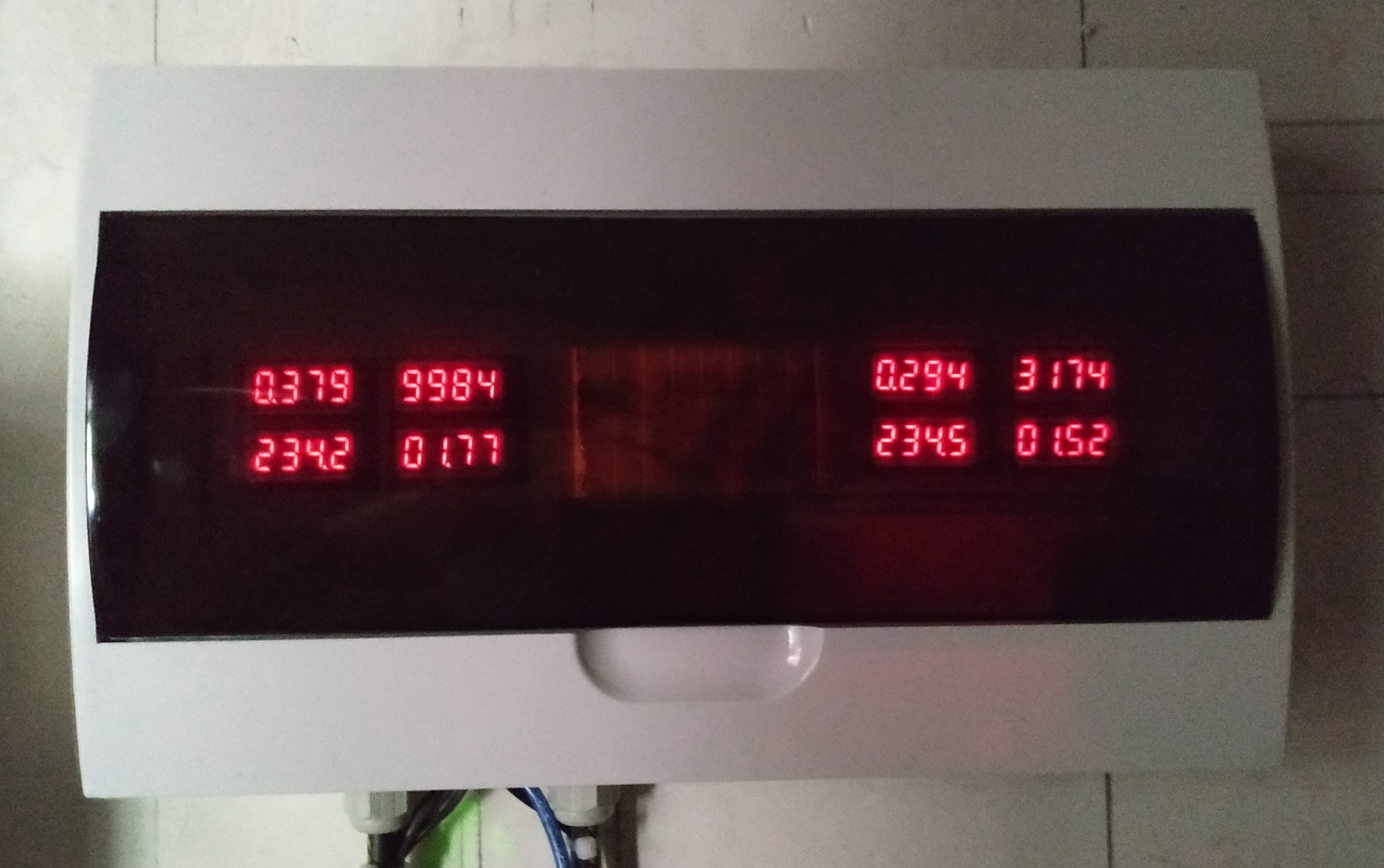 Gateway Mysensors en charge de la mesure énergétique, la résistance éléctrique et la redistrbution dans les 2 autres noeuds